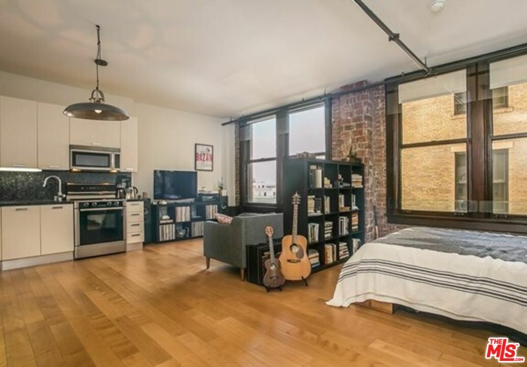 Property Photo: 460 S Spring St CA 90013