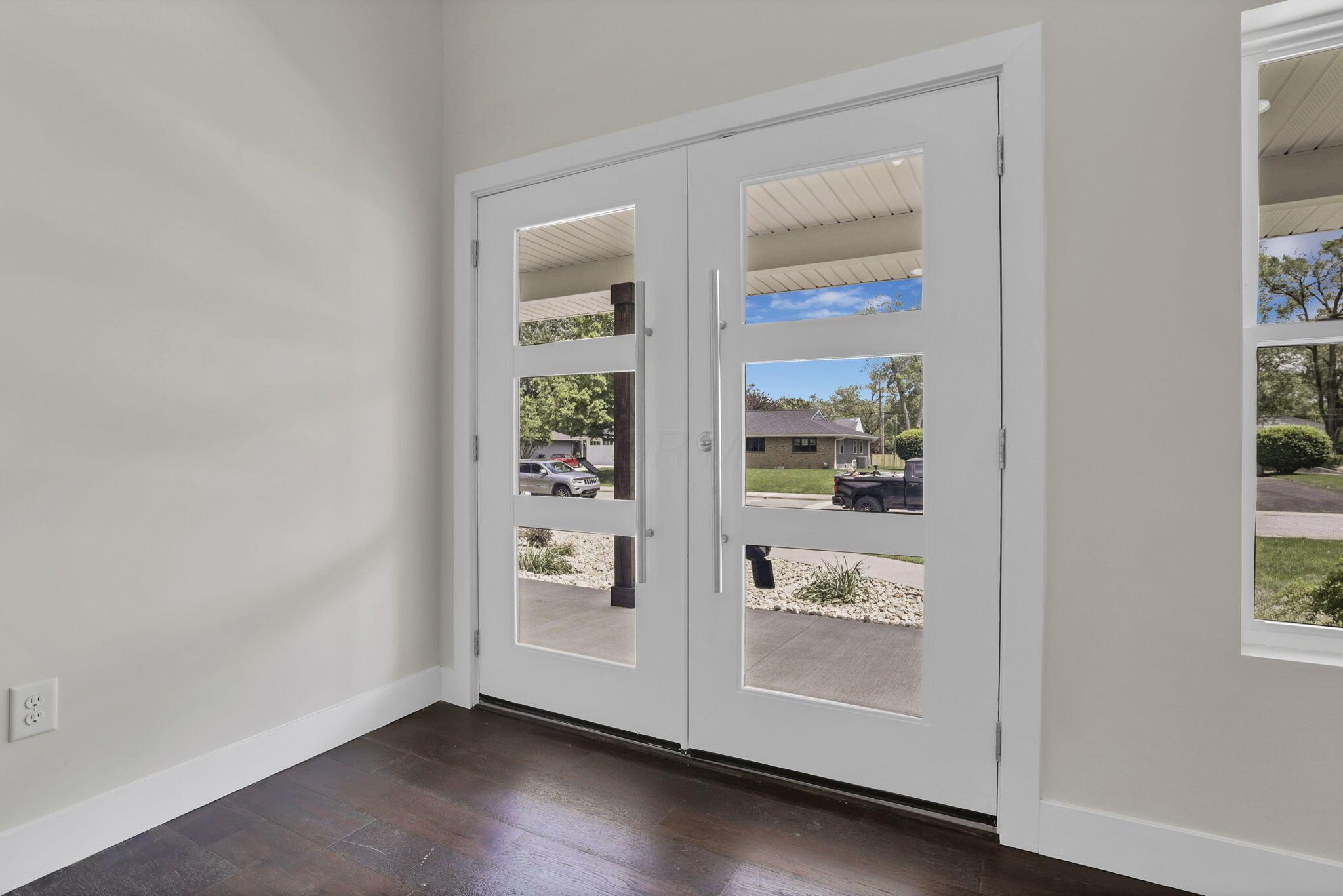 Property Photo: 2727 Westmont Boulevard OH 43221