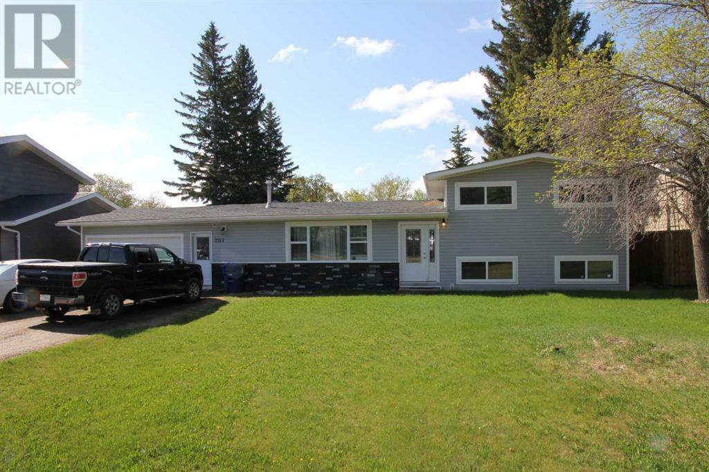 Property Photo:  207 5 Avenue West  SK S0M 1M0 
