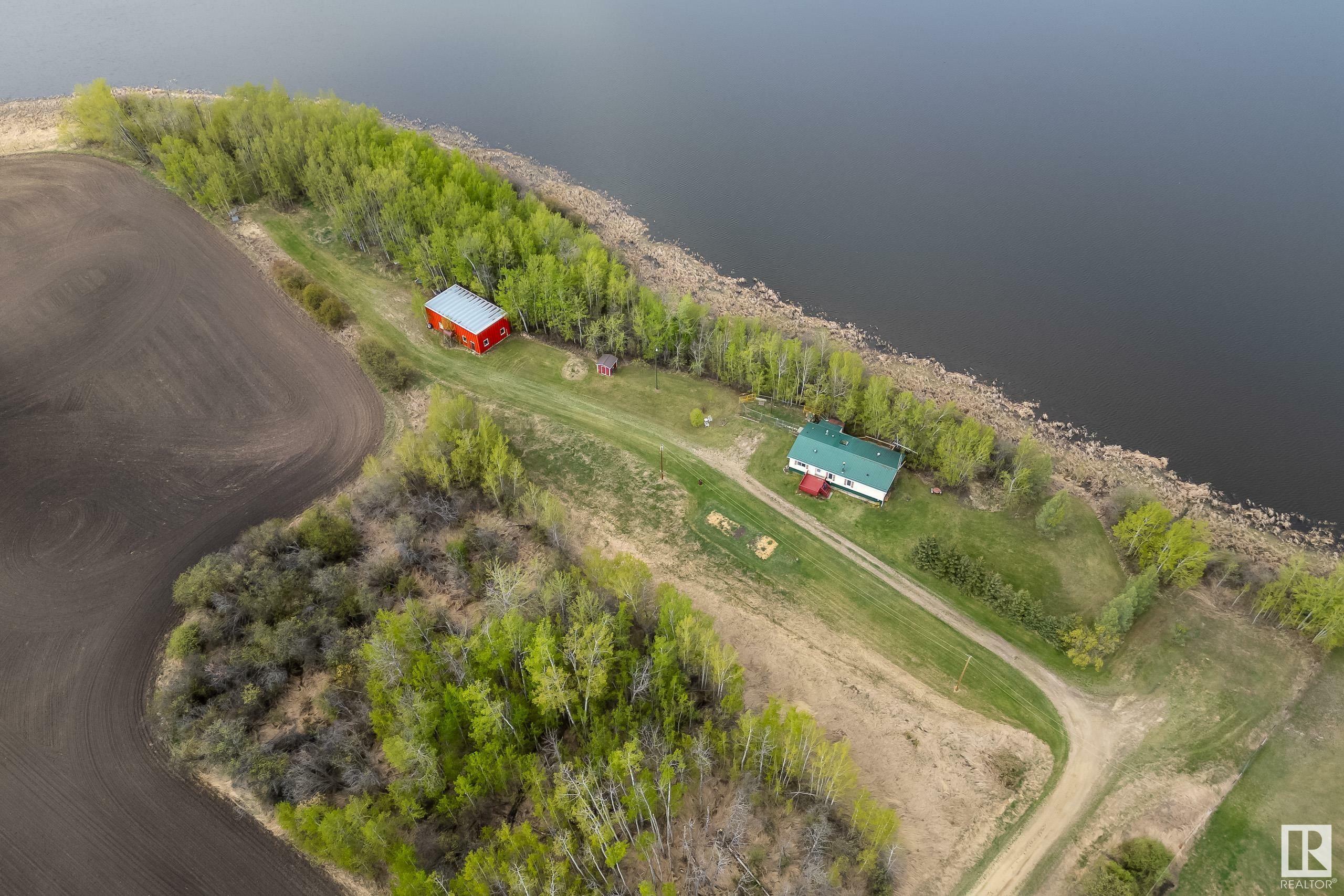 Property Photo: 55418 Rge Road 70 AB T0E 2A0