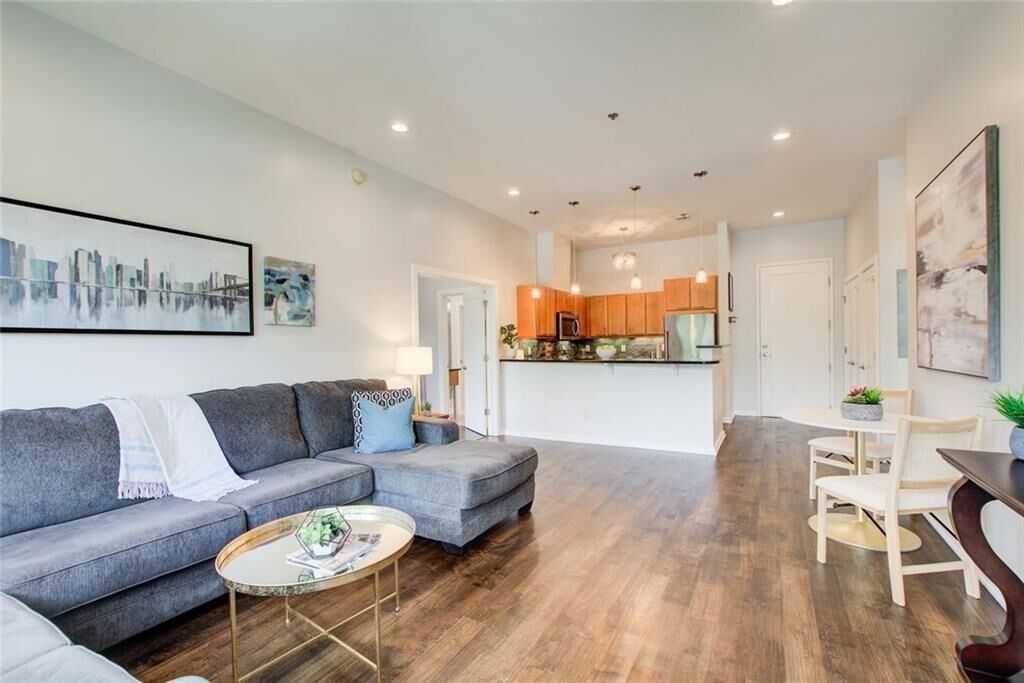 Property Photo:  1418 Dresden Drive NE 385  GA 30319 