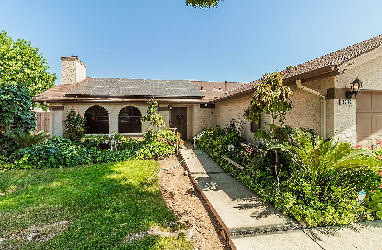 Property Photo: 3732 W Garland Avenue CA 93722