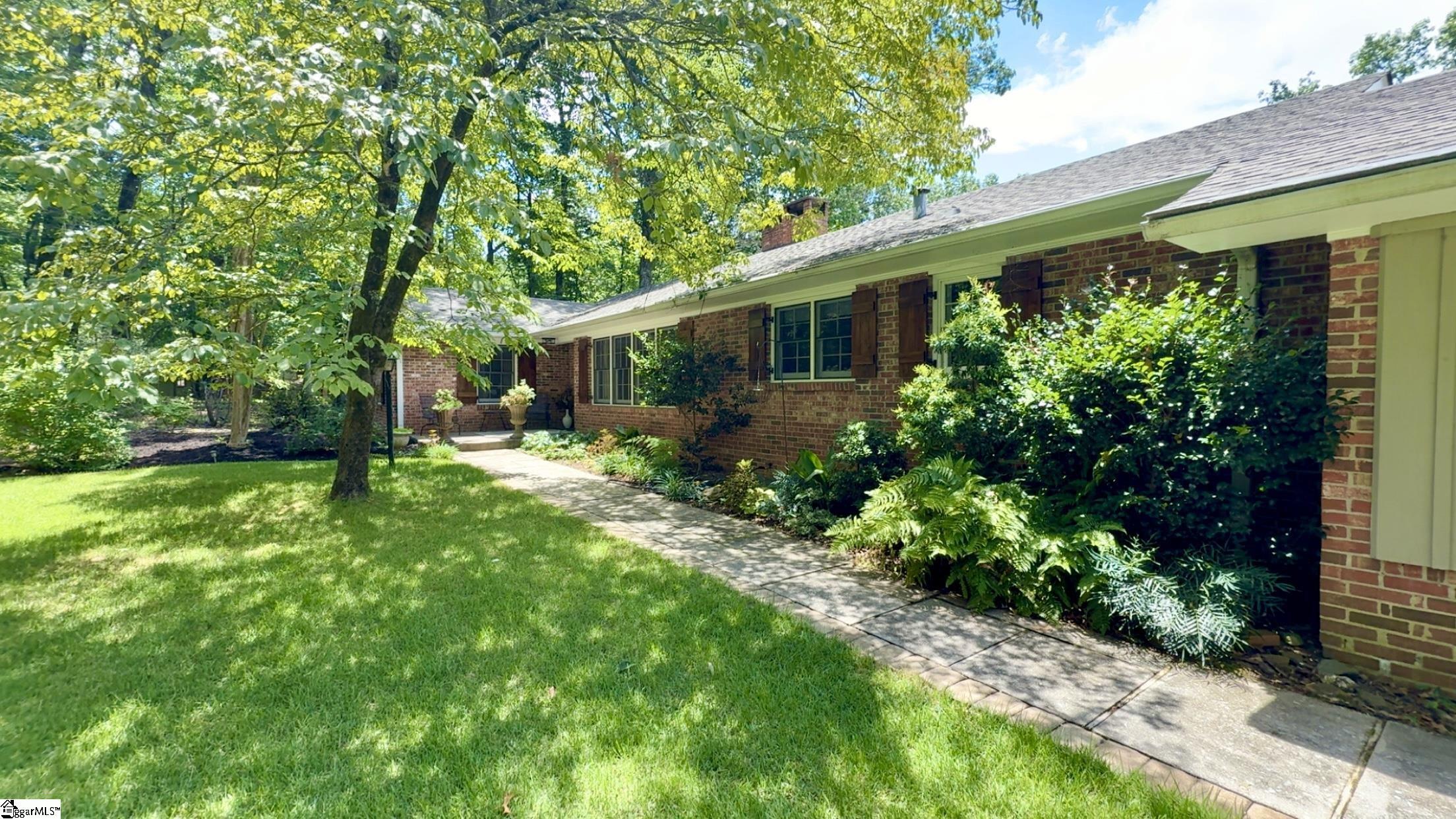 Property Photo:  7 Hearthstone Lane  SC 29356 