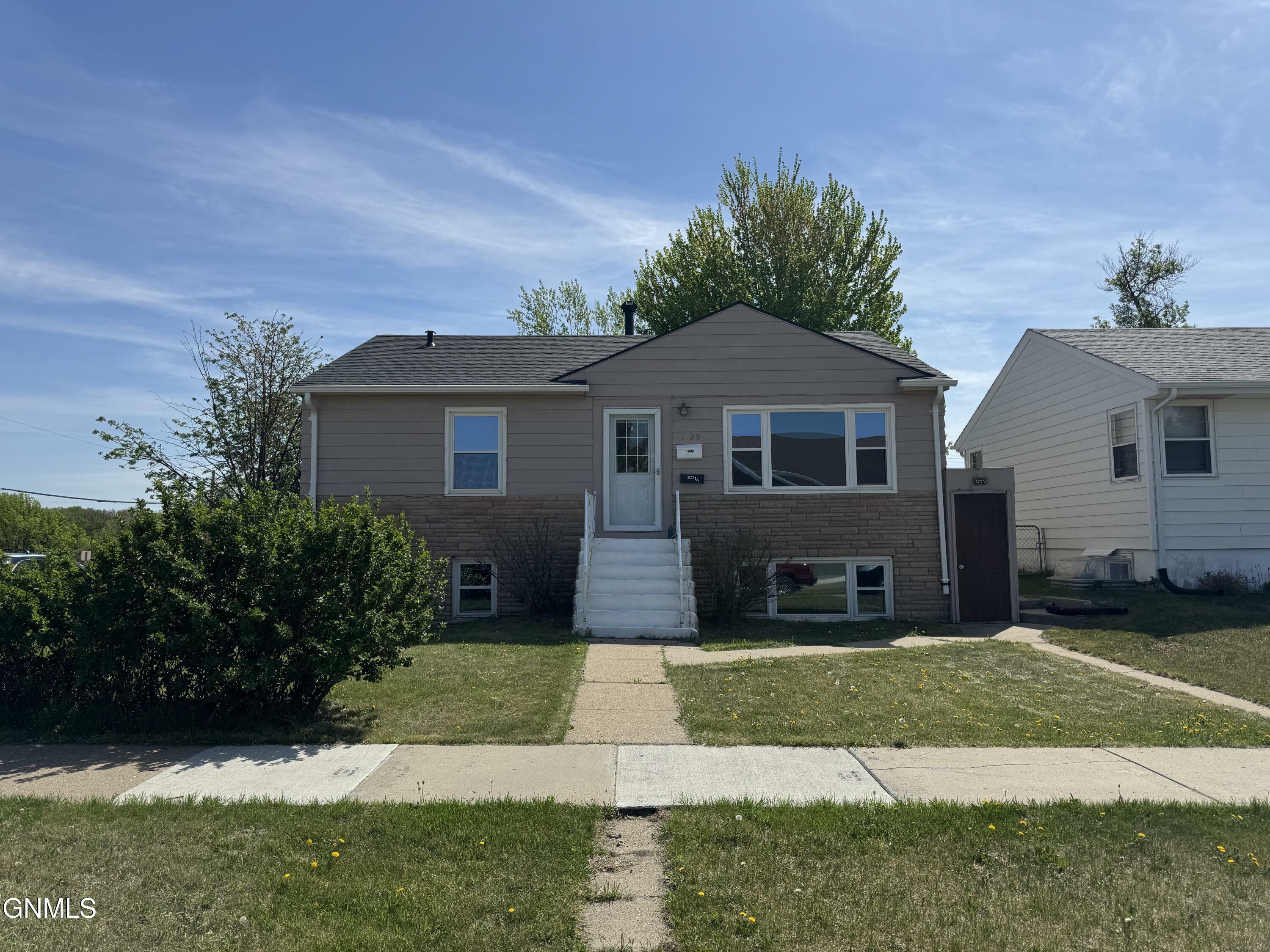 Property Photo: 1329 N 14th Street ND 58501