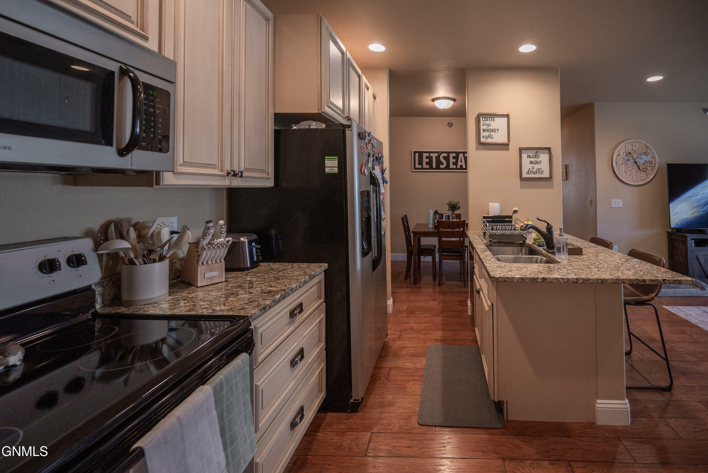 Property Photo: 1117 E Lasalle Drive 5 ND 58503