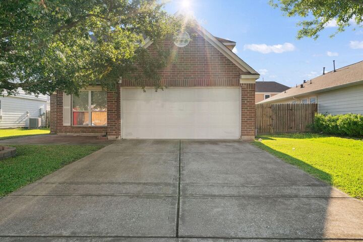 Property Photo:  8006 Saffron Lane  TX 77521 