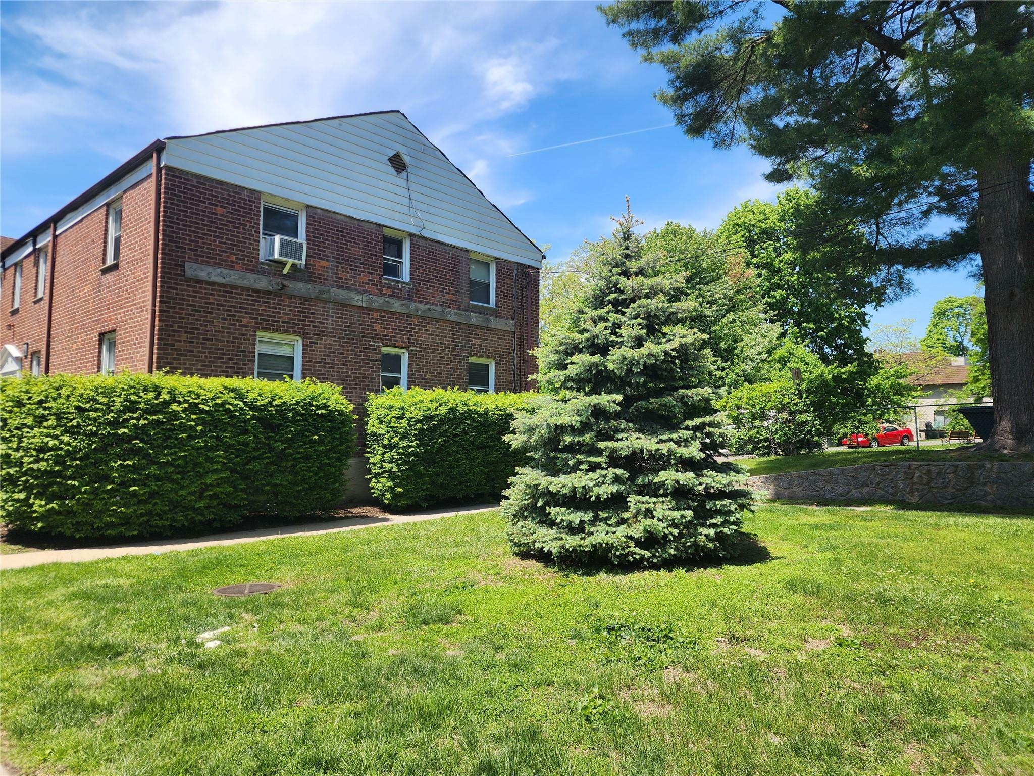 Property Photo: 79 N Broadway H NY 10603