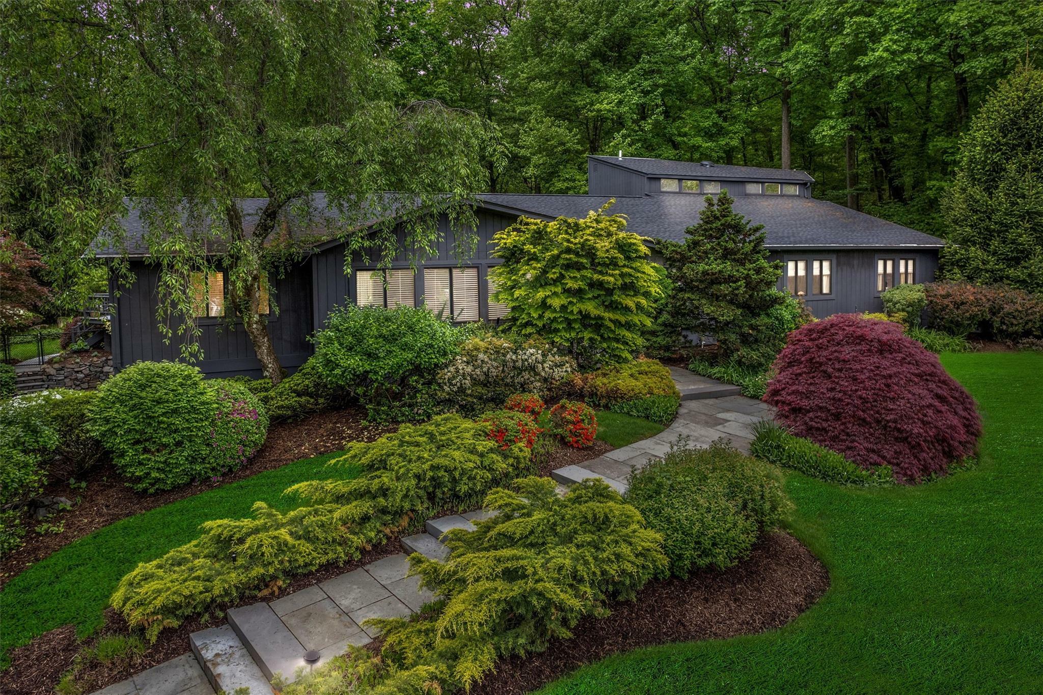 Property Photo:  9 Patriot Court  NY 10956 