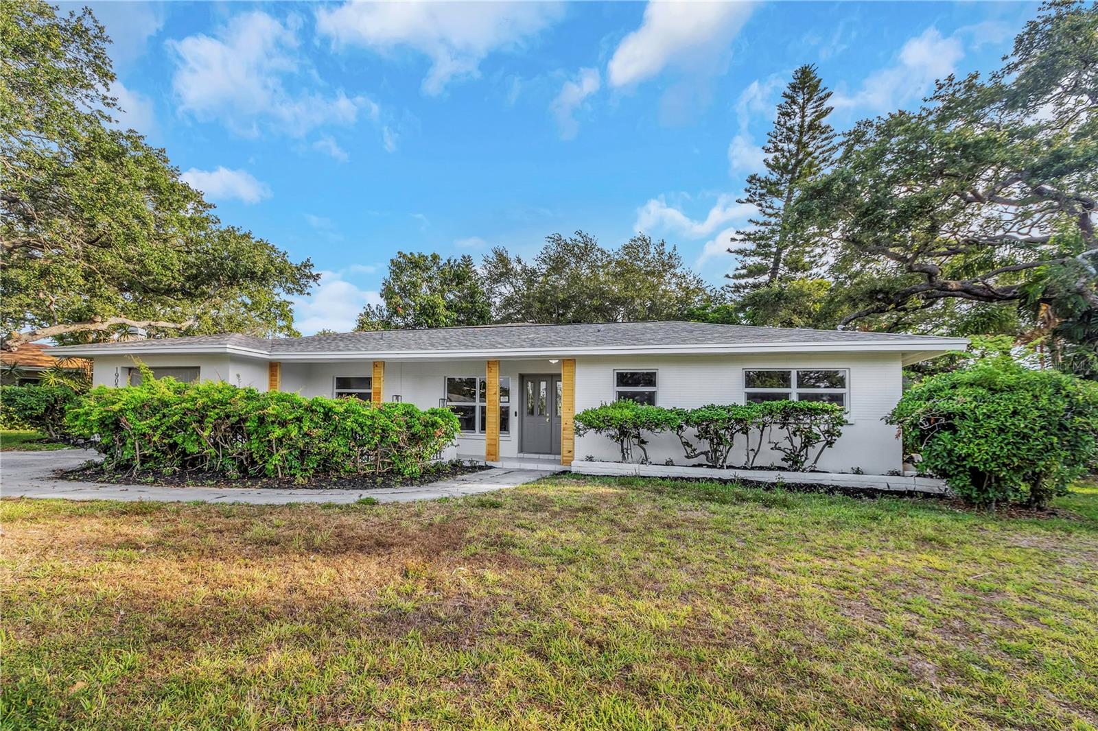 Property Photo: 1905 Pine Tree Lane FL 33770