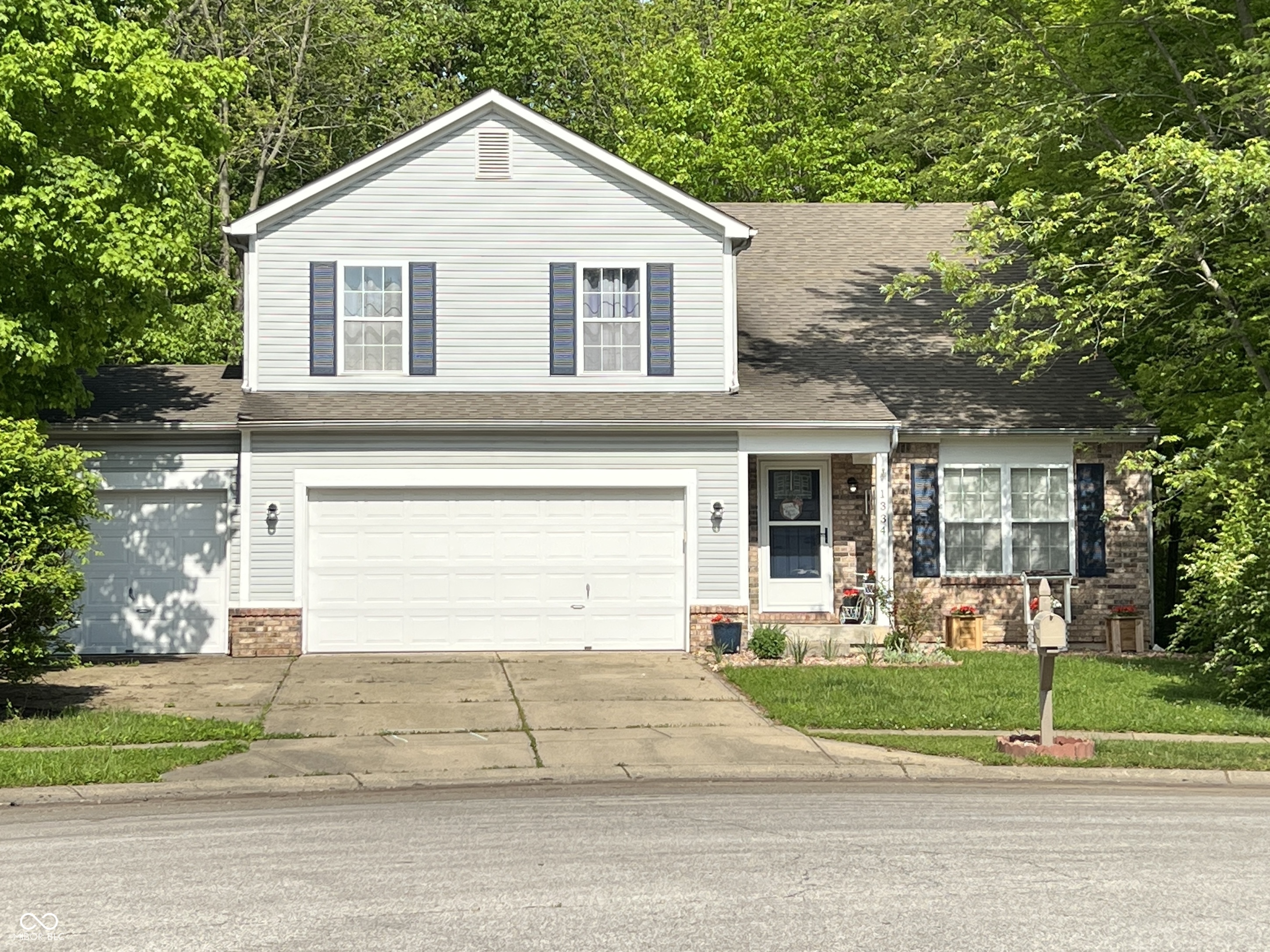1334 Legacy Court  Indianapolis IN 46234 photo