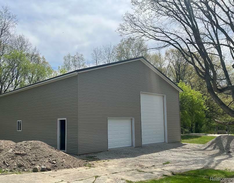 Property Photo: 6910 Ridgewood Road MI 48346 1031