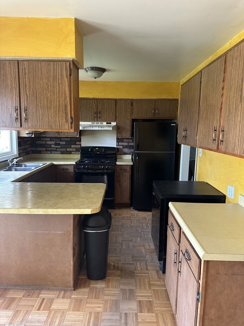 Property Photo: 1308 Adams Drive IL 60156