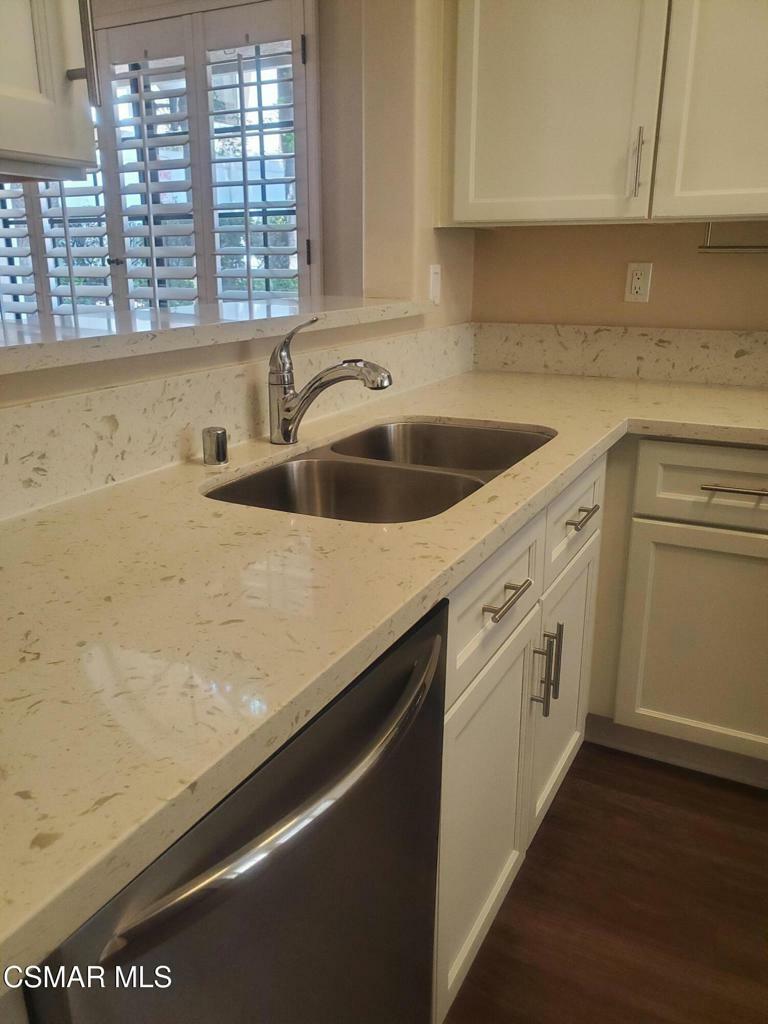 Property Photo: 4819 La Rosa Drive CA 91377