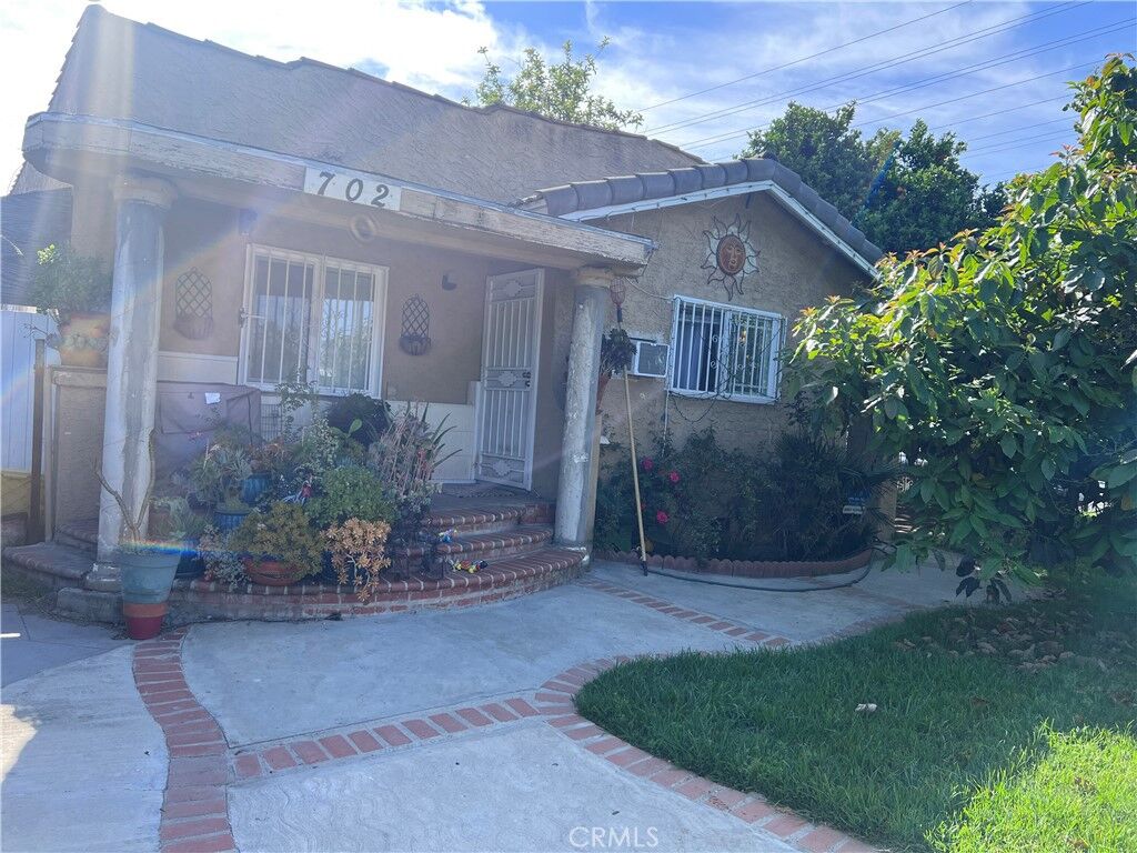 Property Photo:  702 N Burris Avenue  CA 90221 