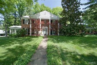 3004 Thornbury Drive  Town and Country MO 63131 photo