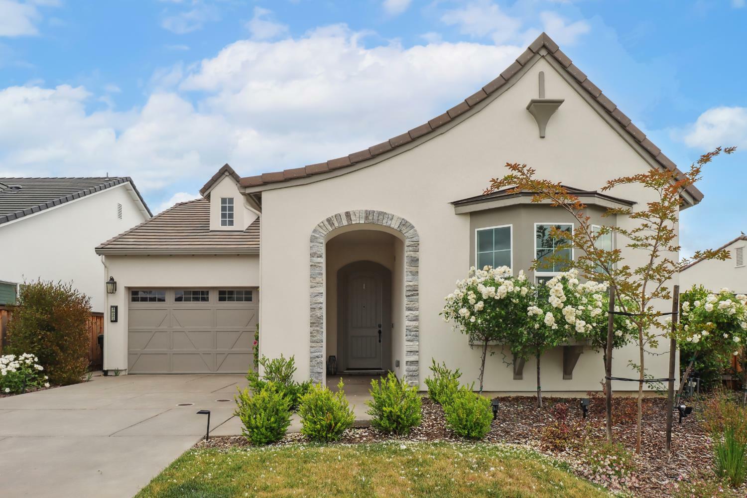Property Photo: 3021 Baldwin Street CA 95818