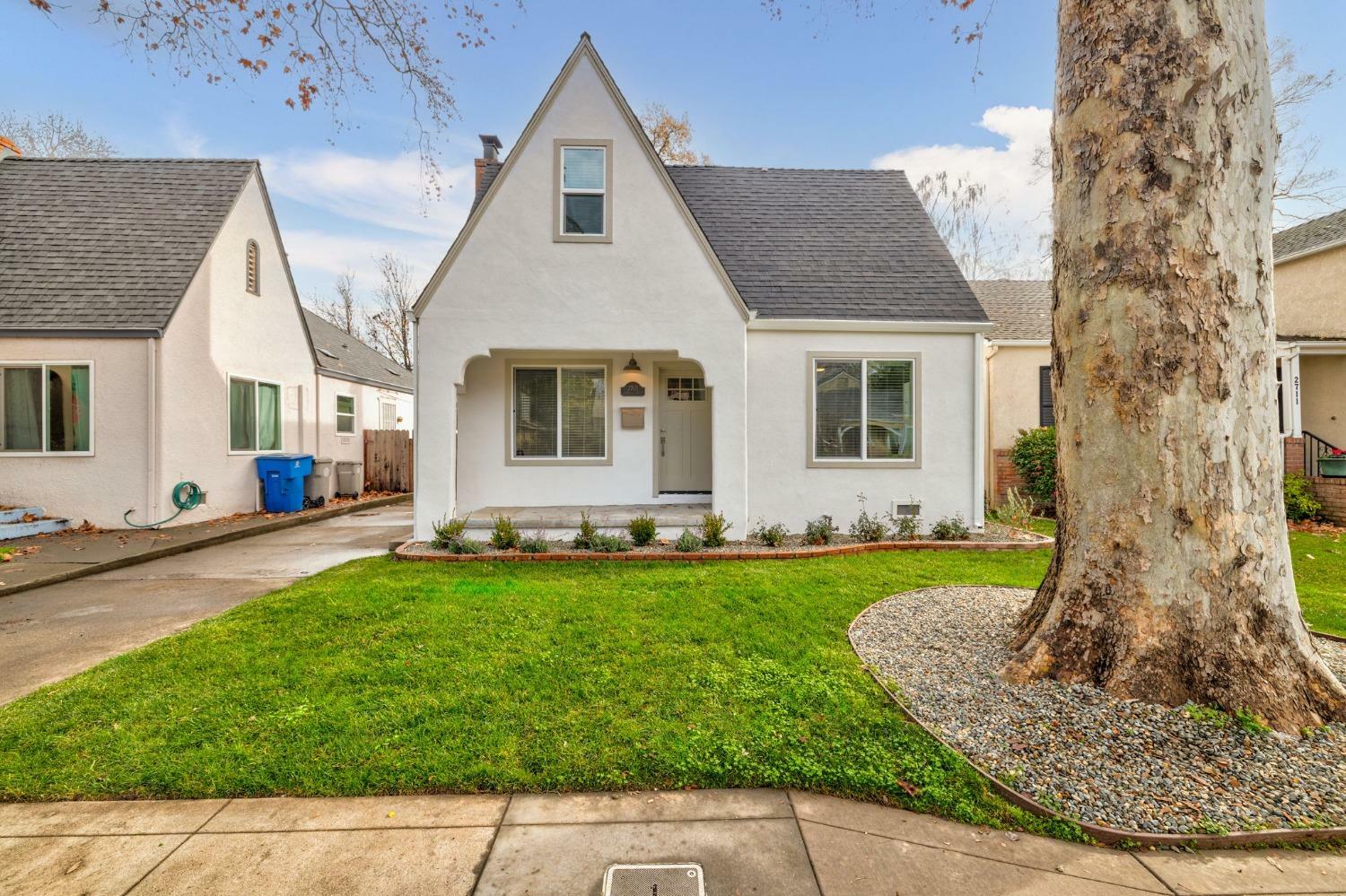 Property Photo:  2705 Harkness Street  CA 95818 
