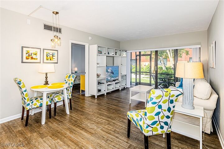 Property Photo: 20 Greenbrier Street 3-105 FL 34145