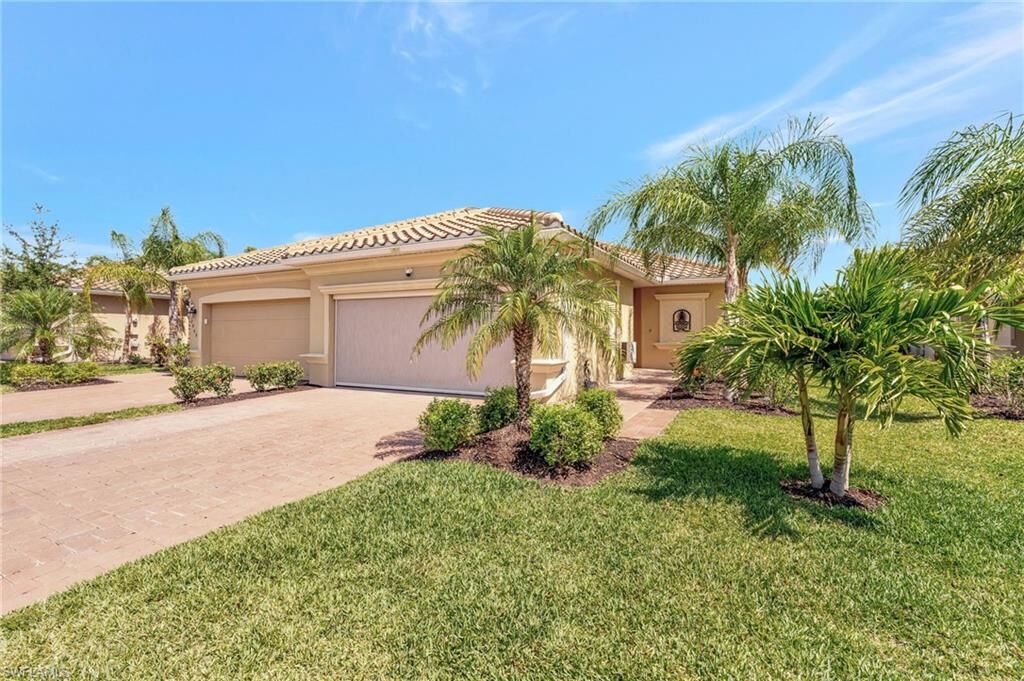 Property Photo:  2065 Tamarron Ln  FL 34120 