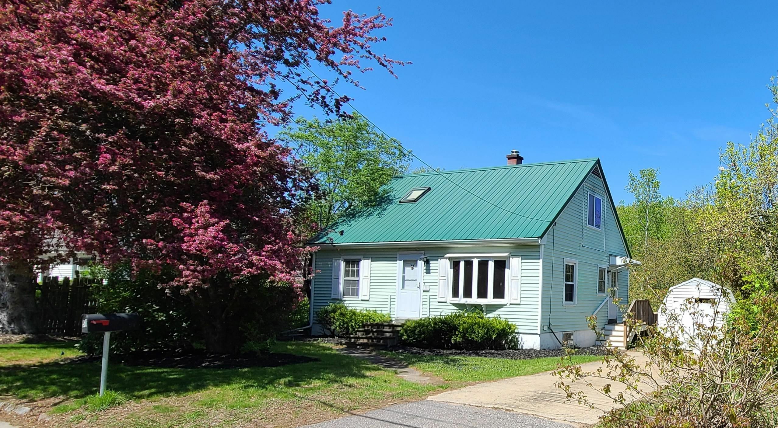 Property Photo: 51 Applevale Drive NH 03820
