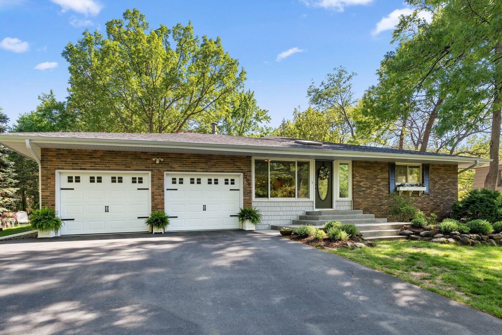 Property Photo:  1000 Valley Oaks Road  MN 55127 