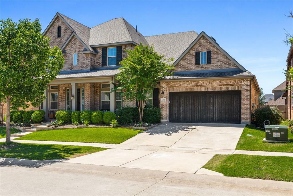 Property Photo: 1505 6th Street TX 76226