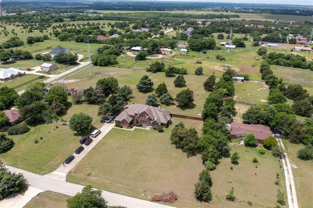 Property Photo: 1915 Lillian Avenue TX 75154