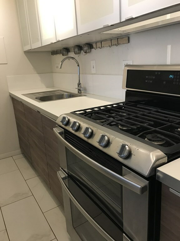 Property Photo: 6 Whittier Place 6F MA 02114