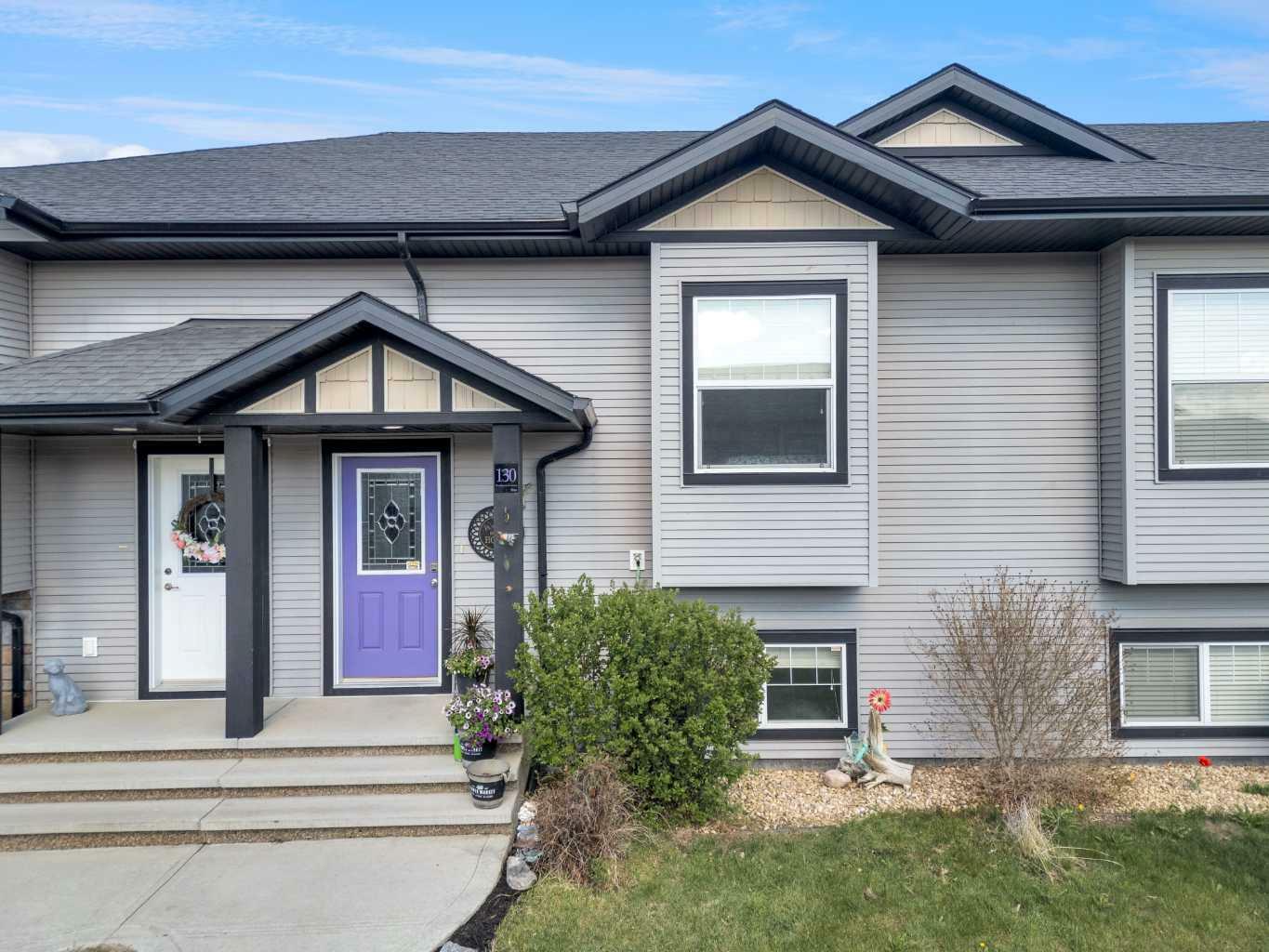 Property Photo: 130 Henderson Crescent AB T0M 1R0