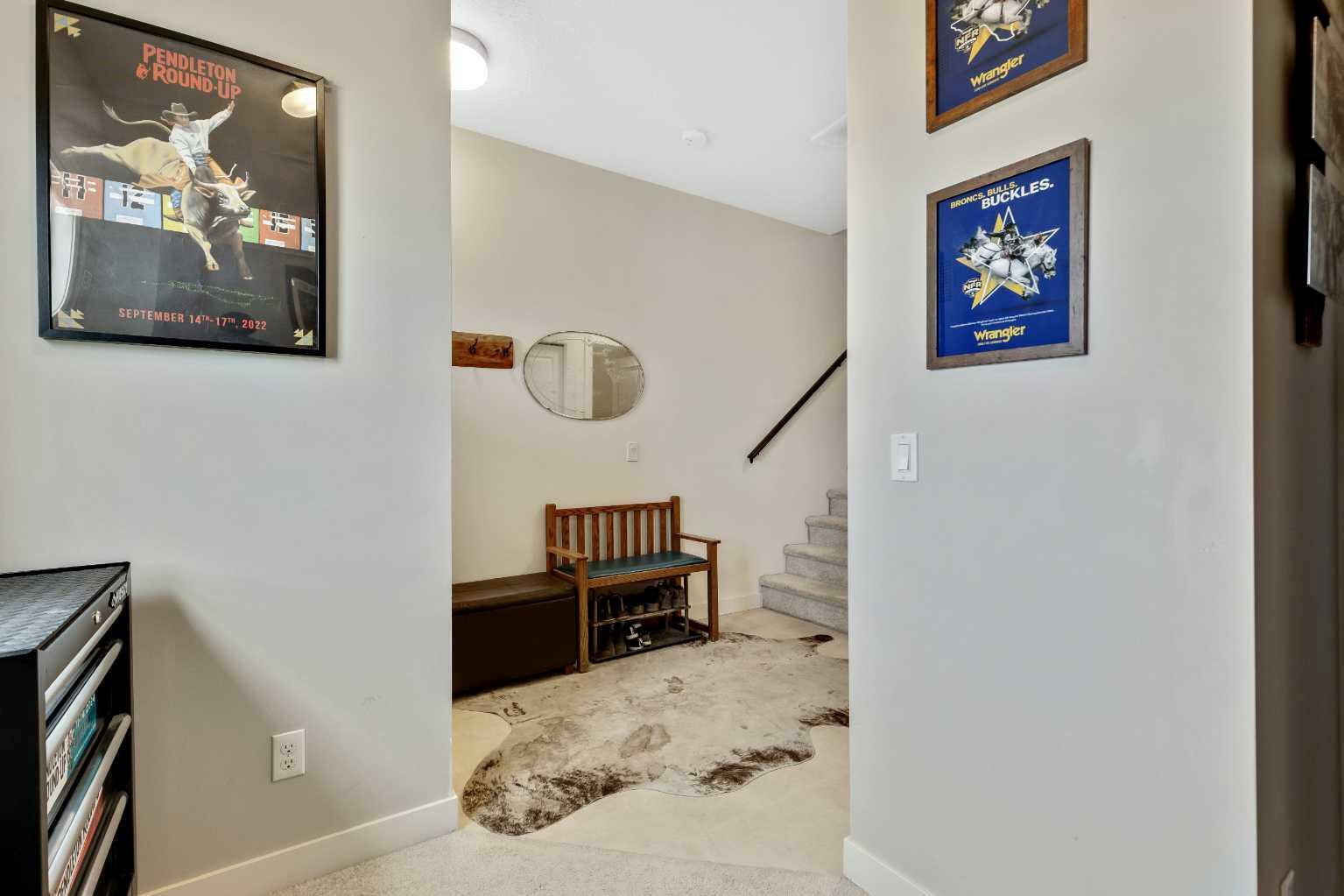 Property Photo: 25 Stonehouse Crescent NW AB T1V 0G4