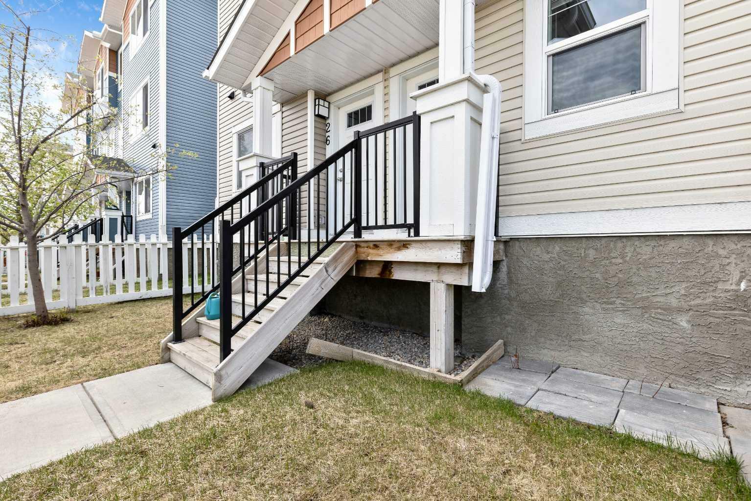 Property Photo: 25 Stonehouse Crescent NW AB T1V 0G4