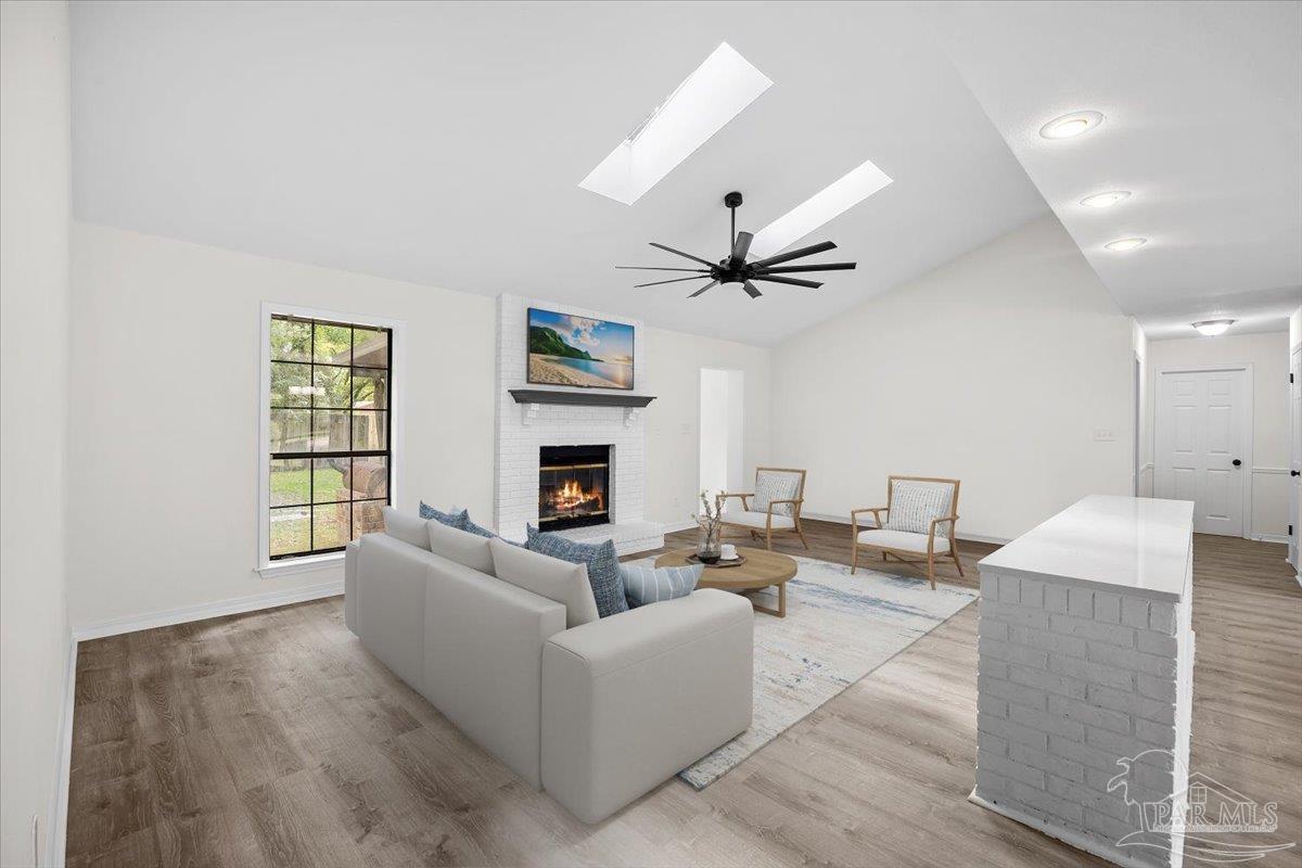 Property Photo: 841 Romar Dr FL 32534