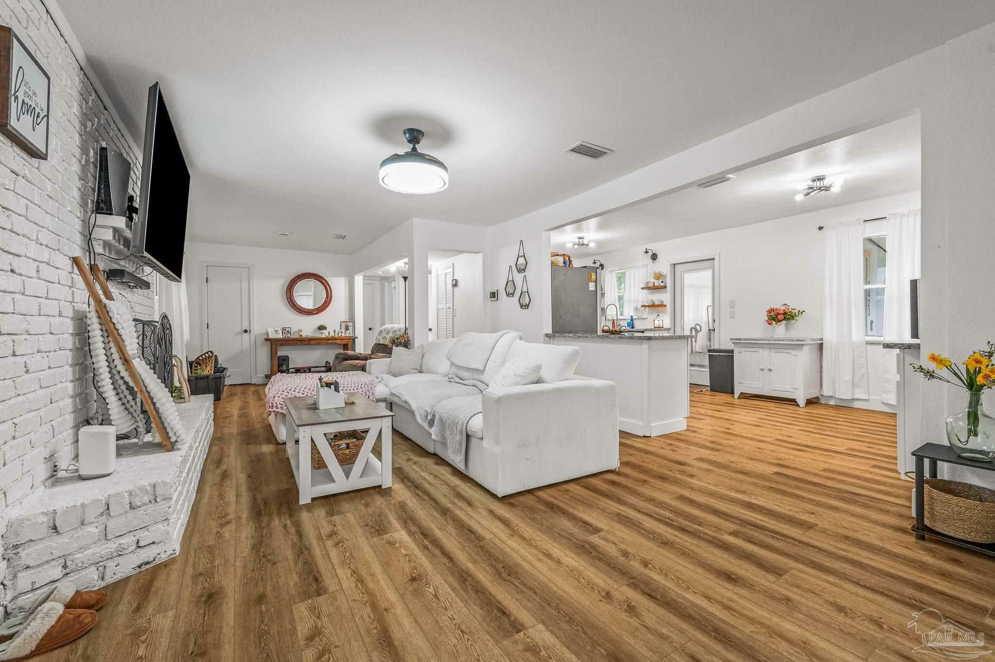 Property Photo: 8423 Kause Rd FL 32506