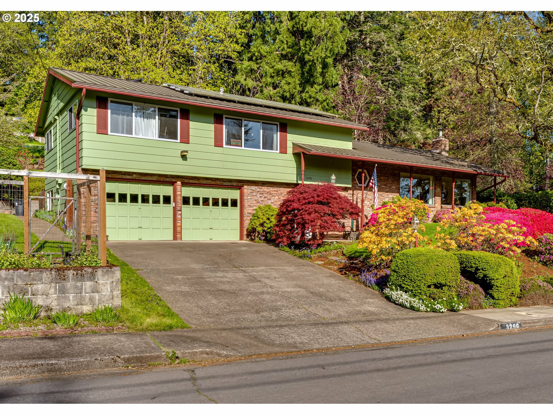Property Photo: 3290 Fillmore St OR 97405