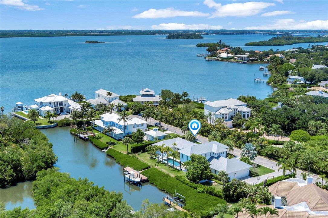 Property Photo: 1385 Sunset Point Lane FL 32963
