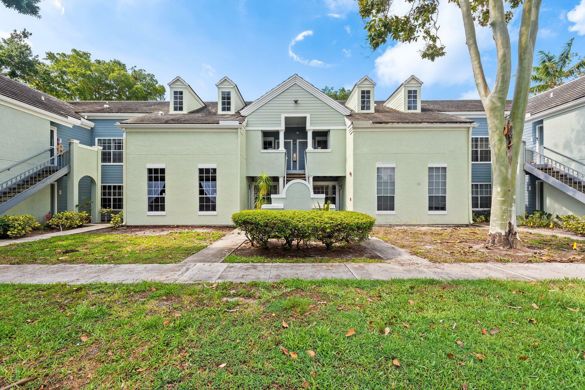 Property Photo: 1275 Crystal Way N FL 33444