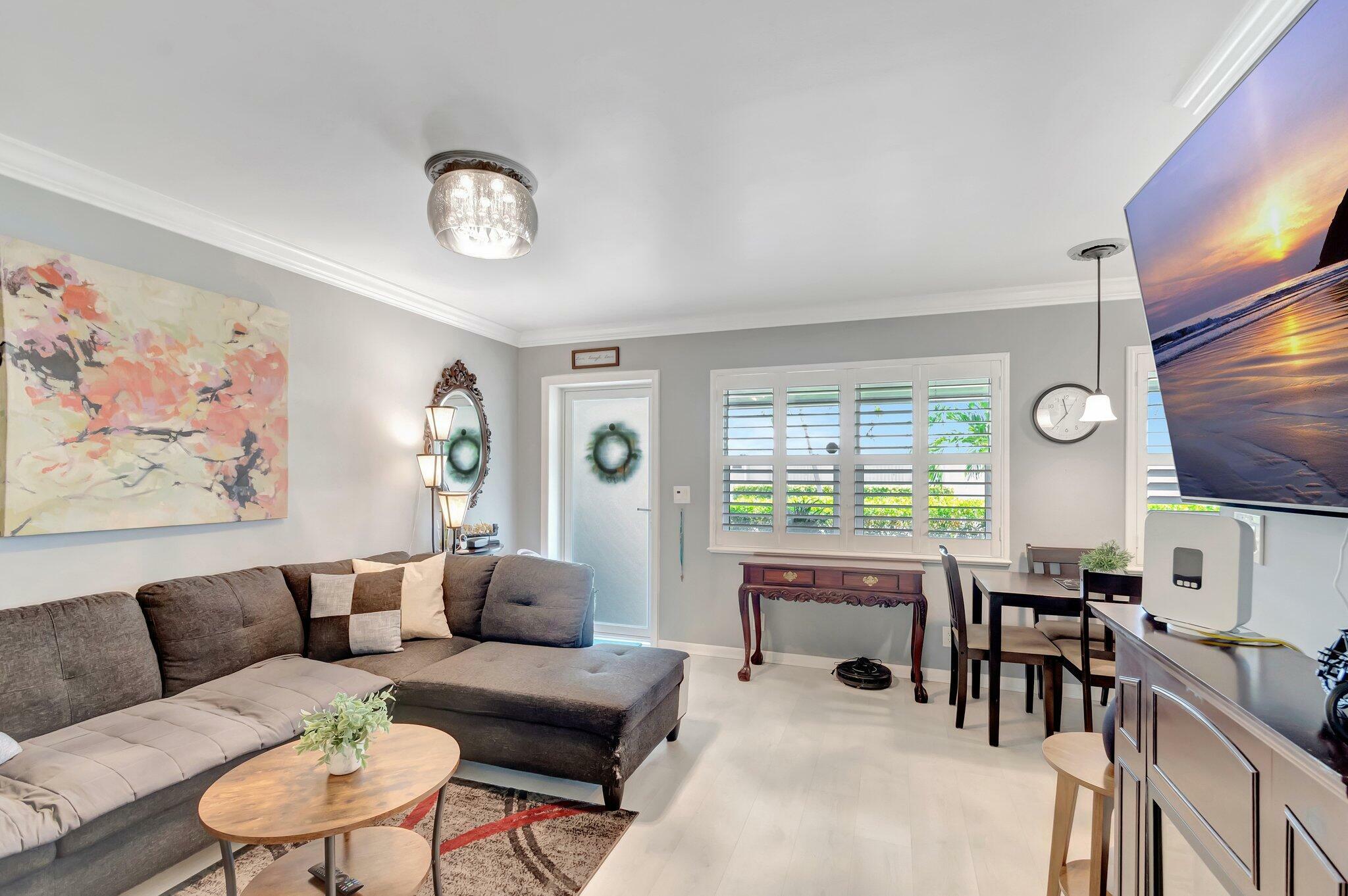 Property Photo: 722 Ridge Road 9 FL 33462