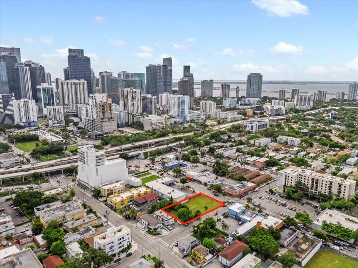 Property Photo:  471 & 719 SW 8th St & 5th Av  FL 33130 