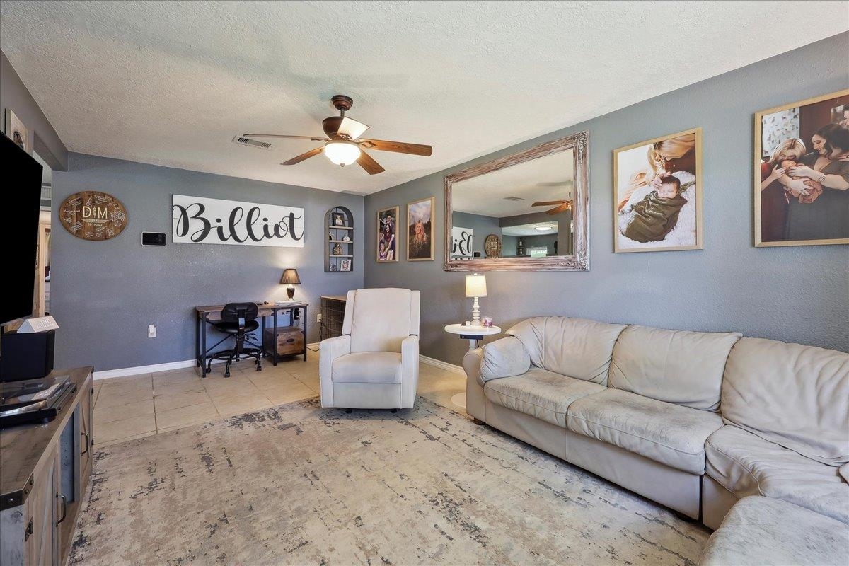 Property Photo: 233 Spooner TX 77630