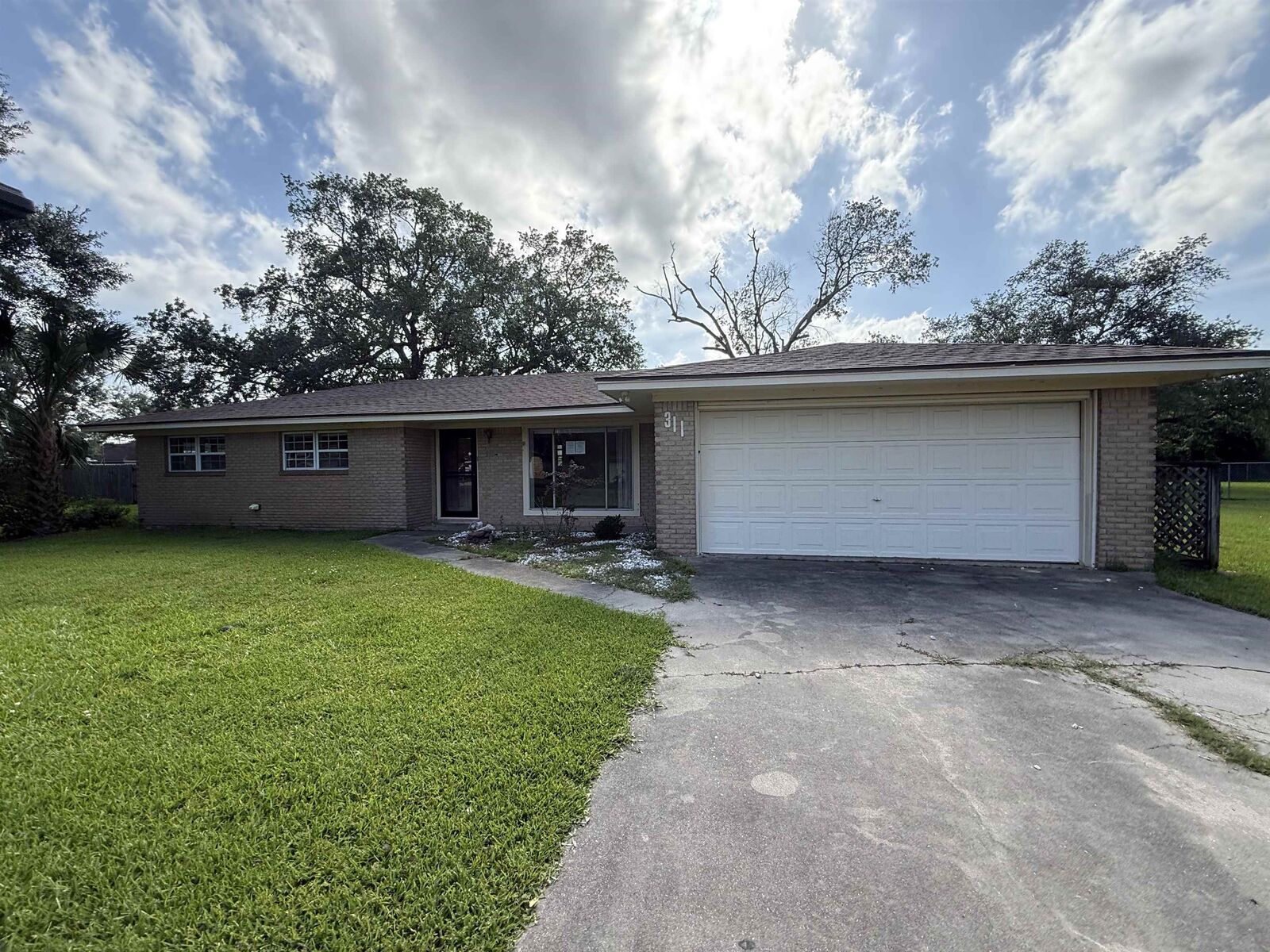 Property Photo:  311 Linda Ave  TX 77611 