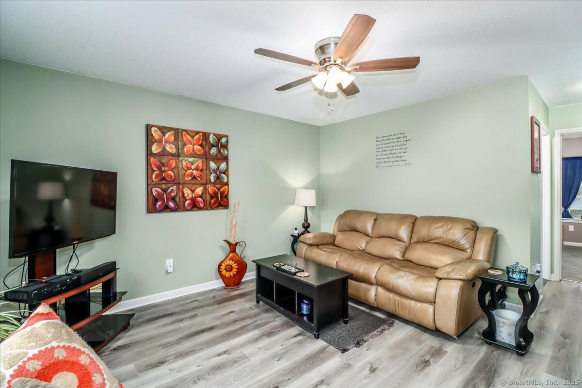 Property Photo: 40 Glen Ridge Court 40 CT 06776