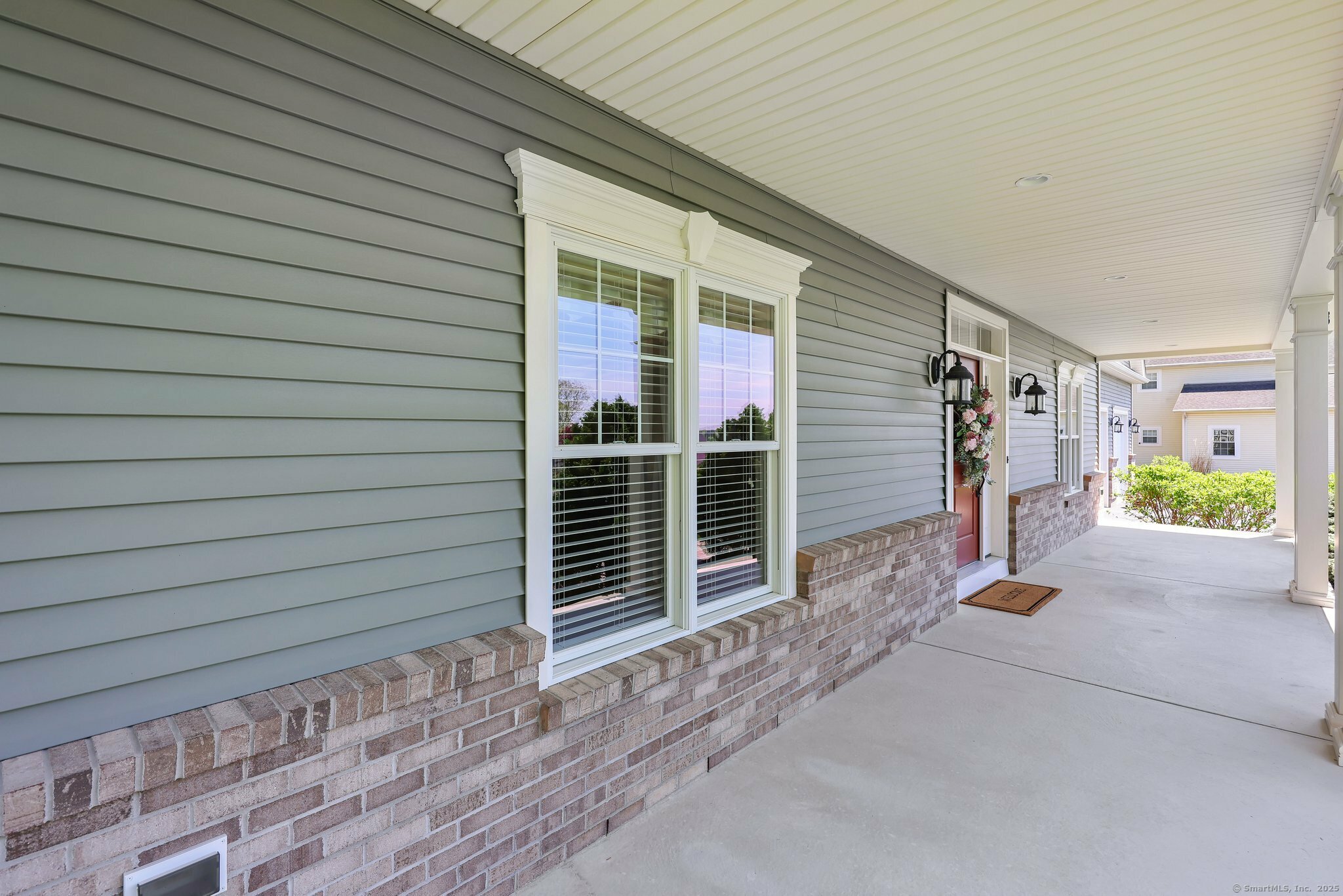 Property Photo: 33 Ellsworth Lane CT 06029