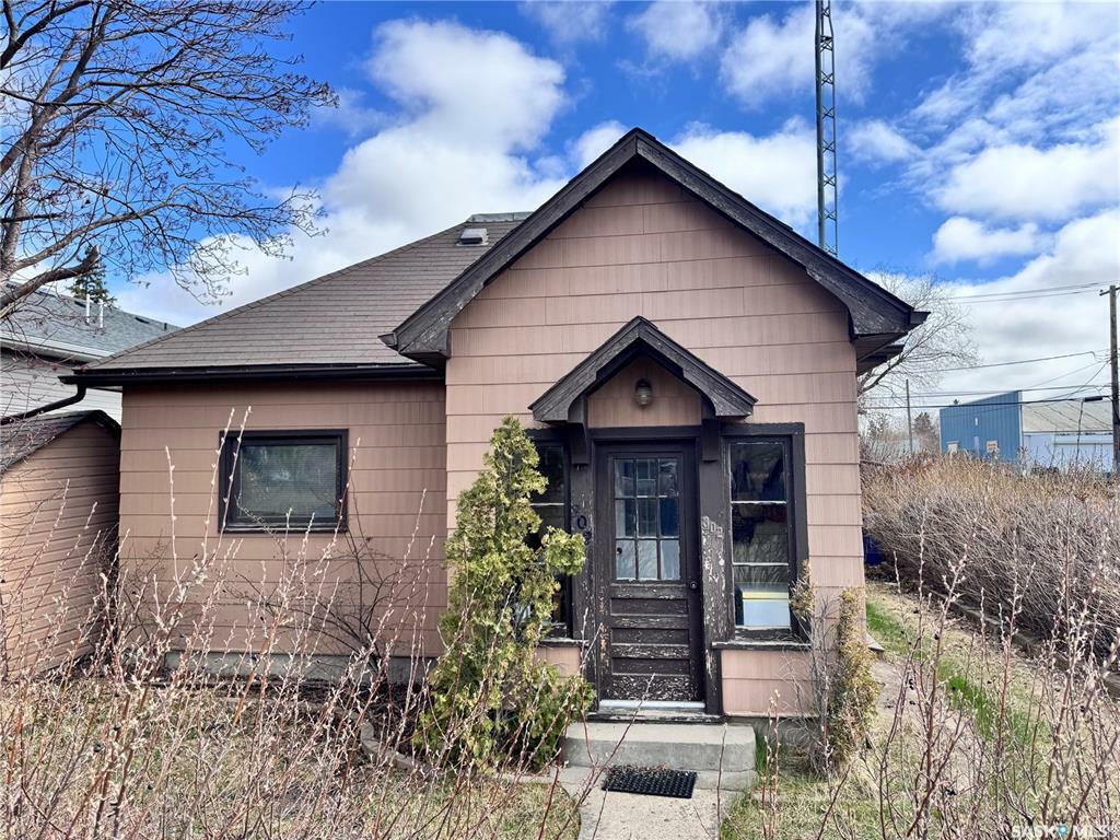 Property Photo: 302 9th Street SK S0K 2A0
