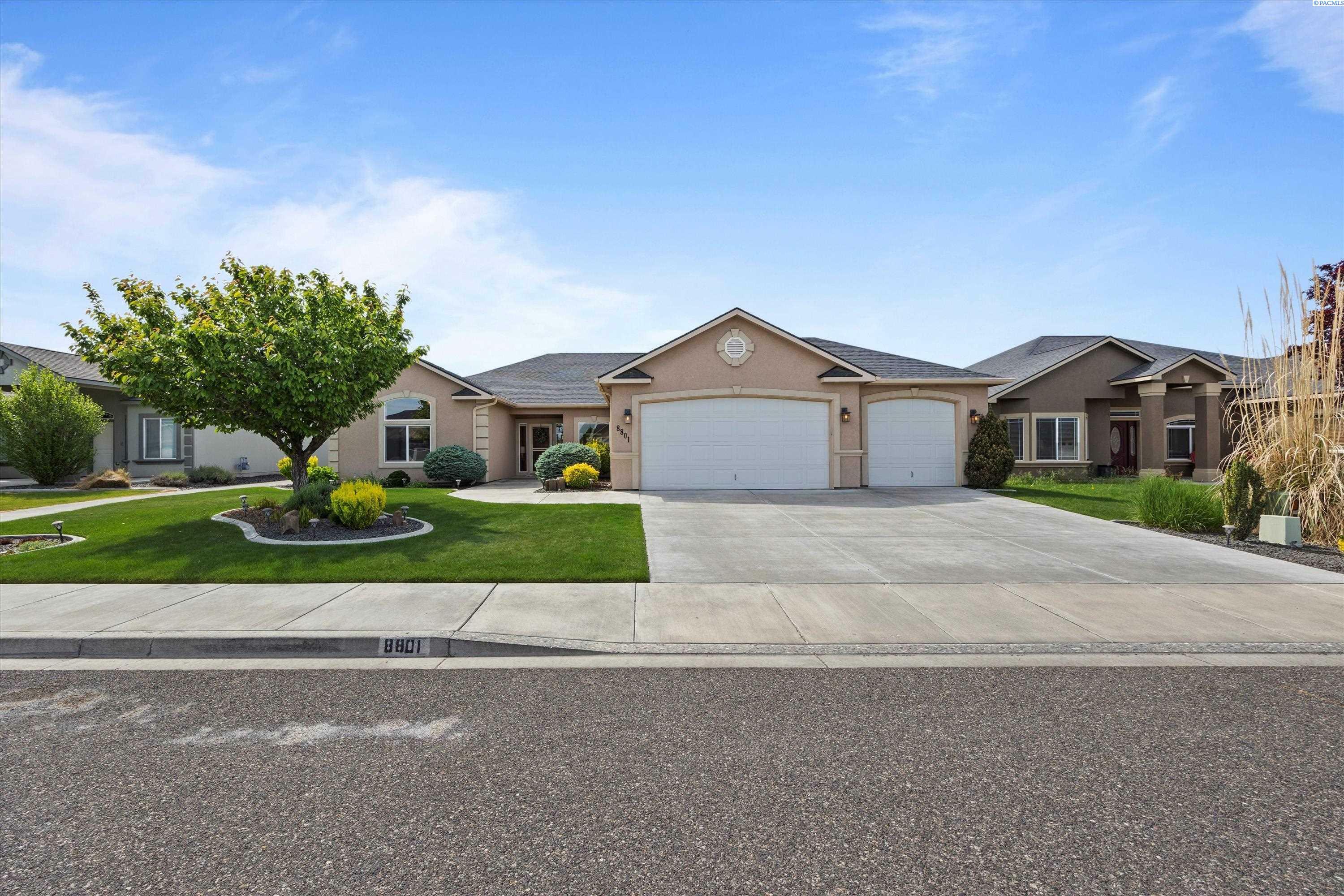 Property Photo: 8801 W Clearwater Pl WA 99336