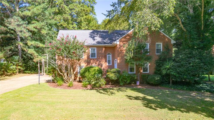 Property Photo: 705 Marlbank Drive VA 23692