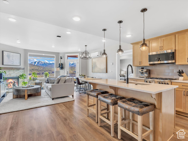 Property Photo: 909 W Peace Tree Trl 203 UT 84036