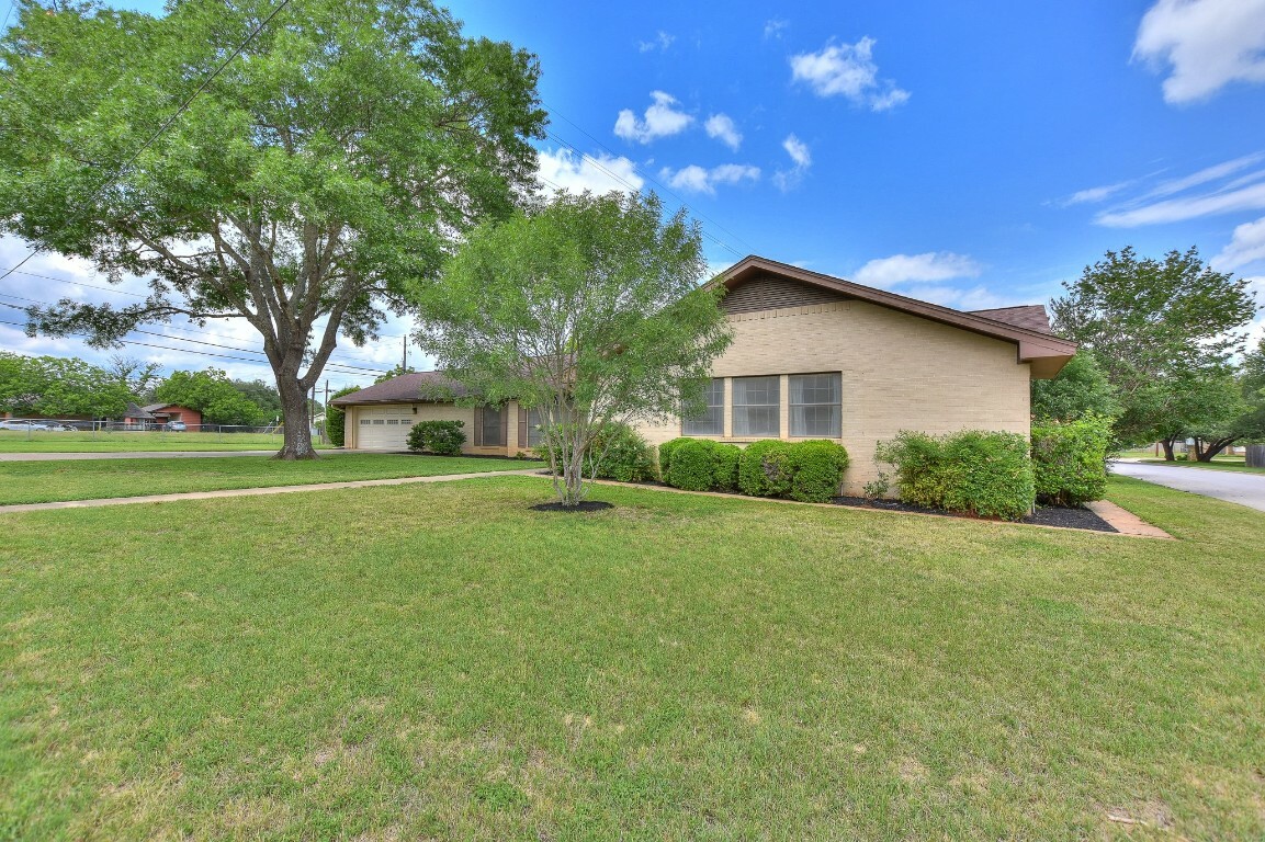 Property Photo: 1715 Dawn Drive TX 78628