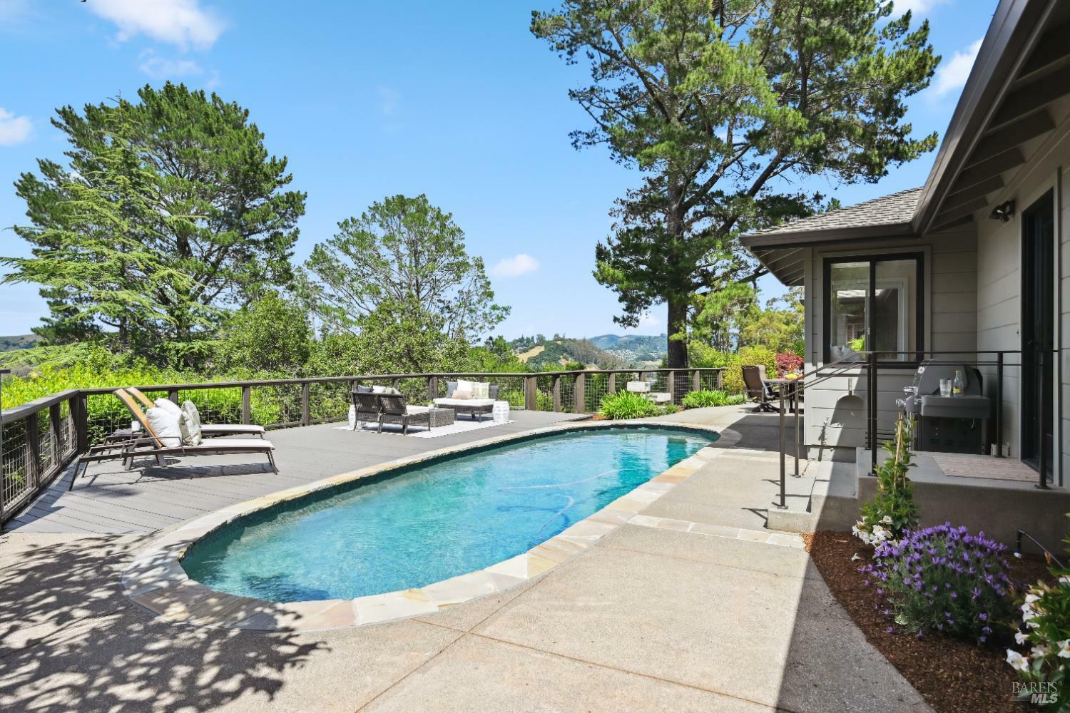 Property Photo: 510 Redwood Road CA 94960