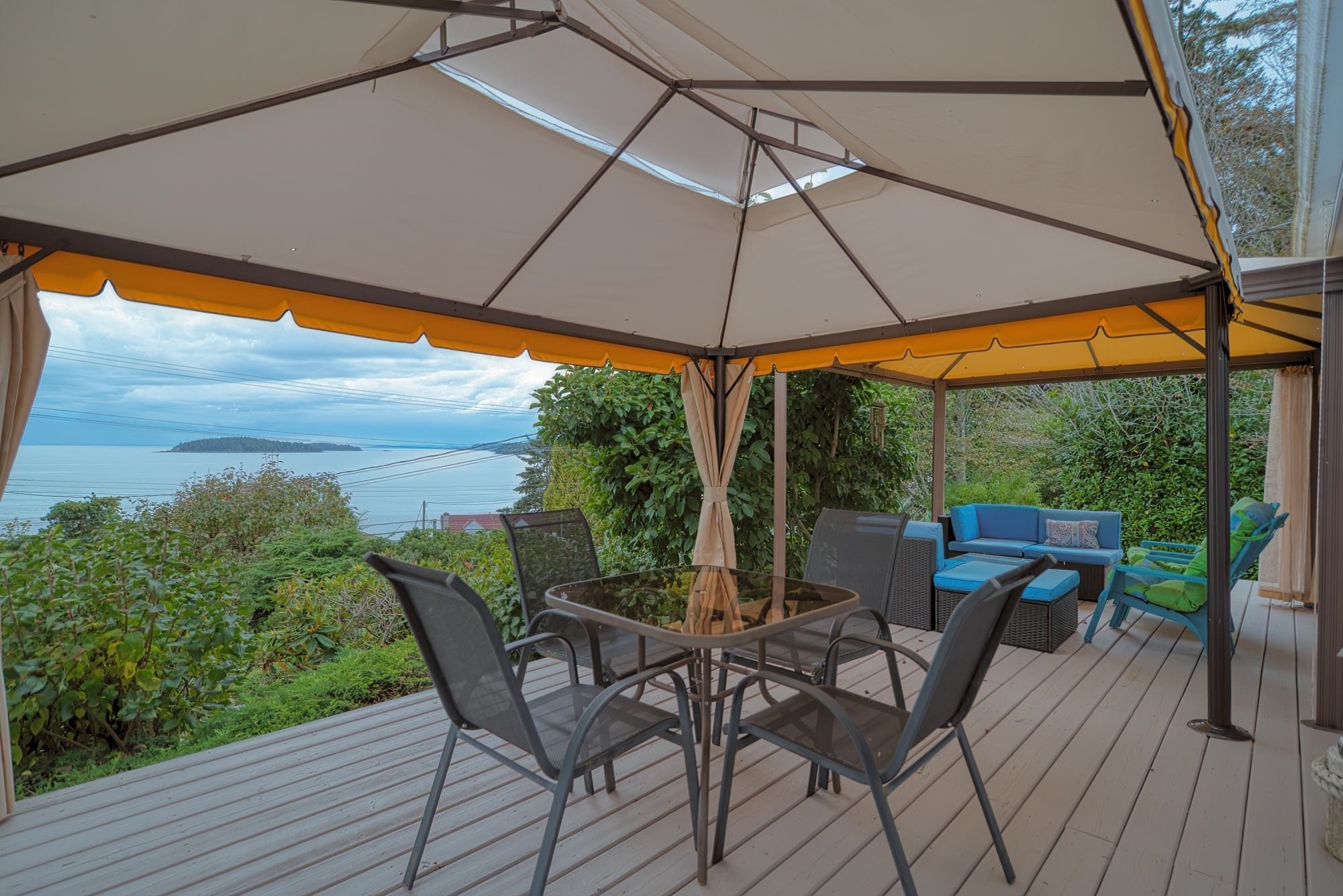 Property Photo: 5218 Sunshine Coast Highway BC V7Z 0C1