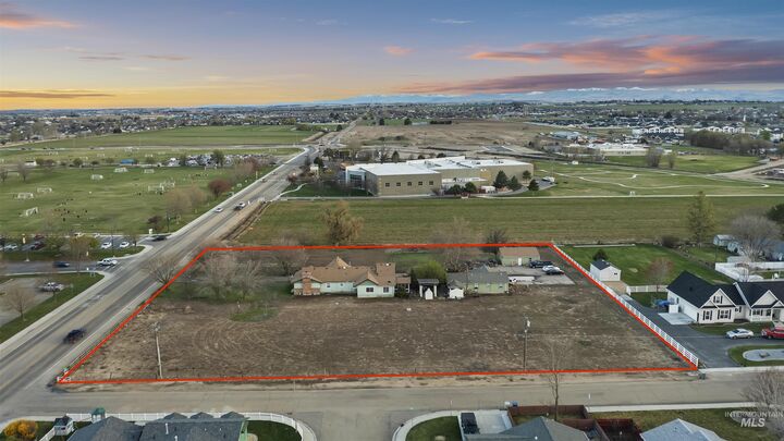 3514 S Indiana Ave  Caldwell ID 83605 photo